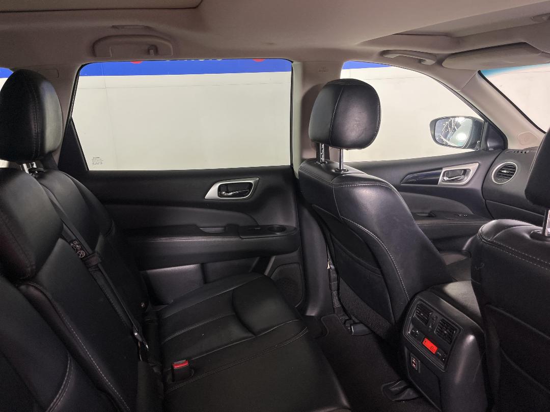 Photo '20' of Nissan Pathfinder