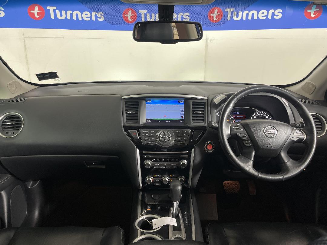 Photo '17' of Nissan Pathfinder