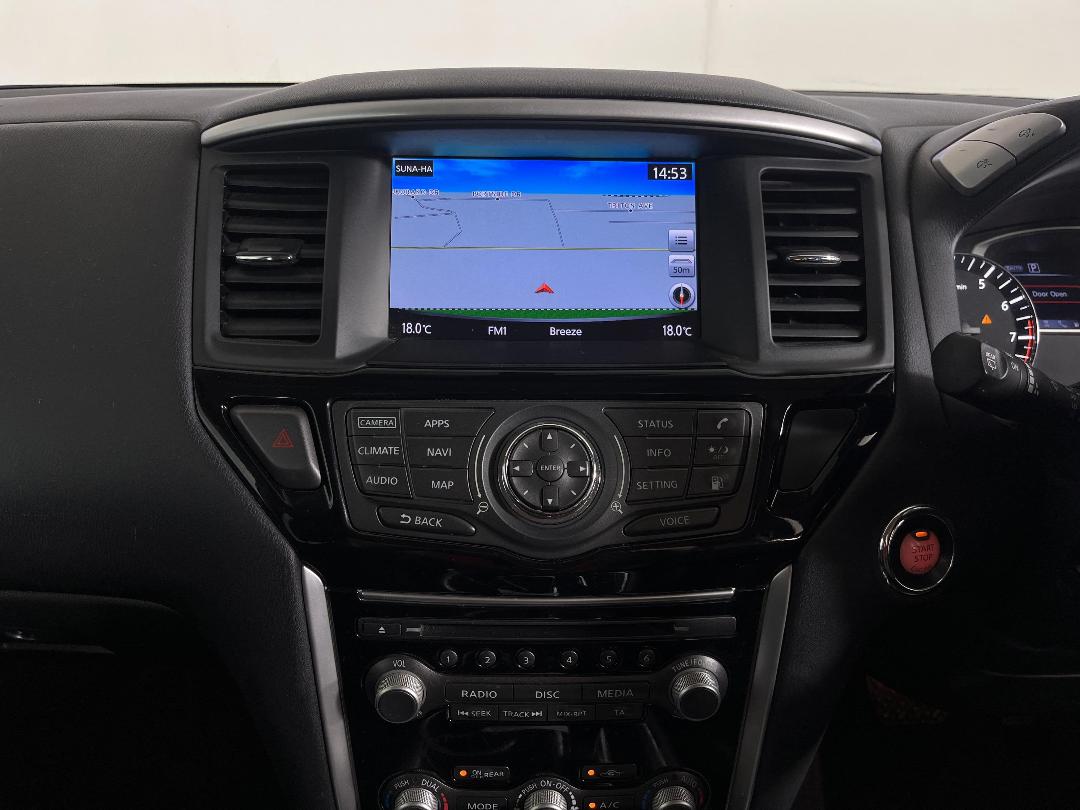 Photo '18' of Nissan Pathfinder