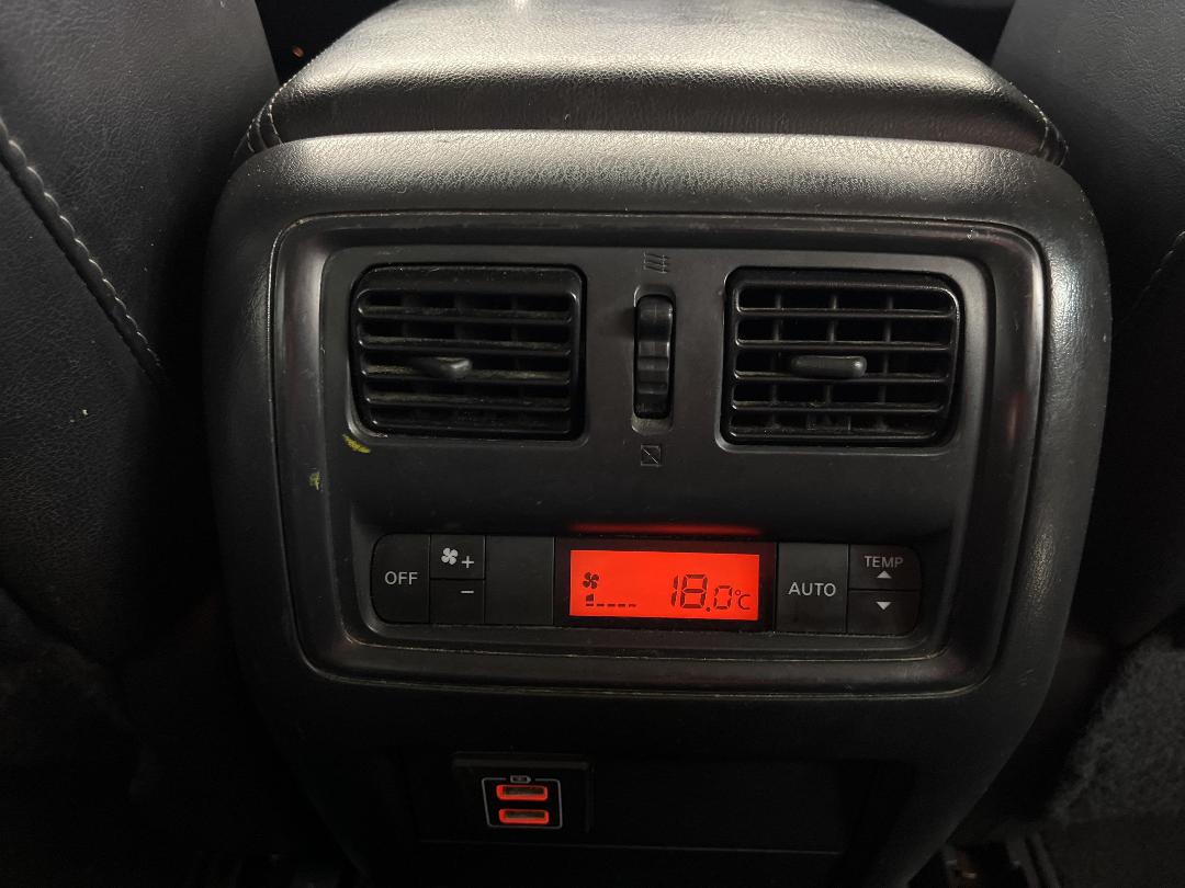 Photo '24' of Nissan Pathfinder