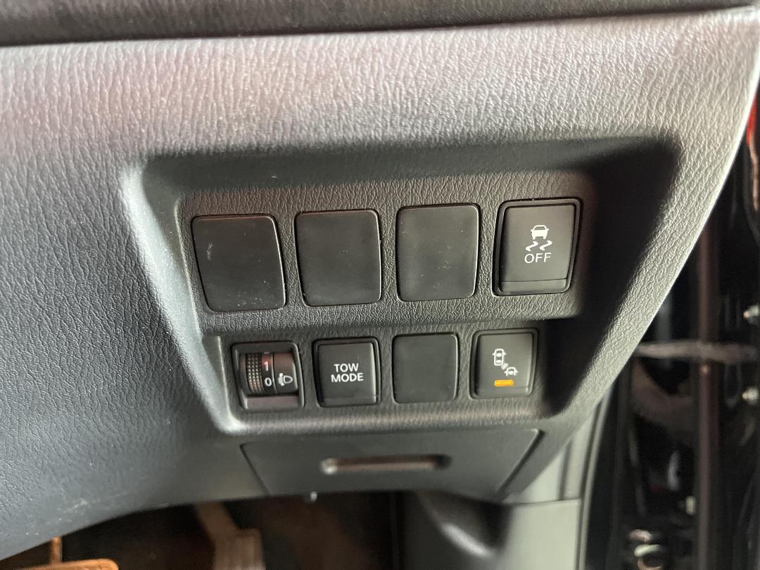 Photo '25' of Nissan Pathfinder