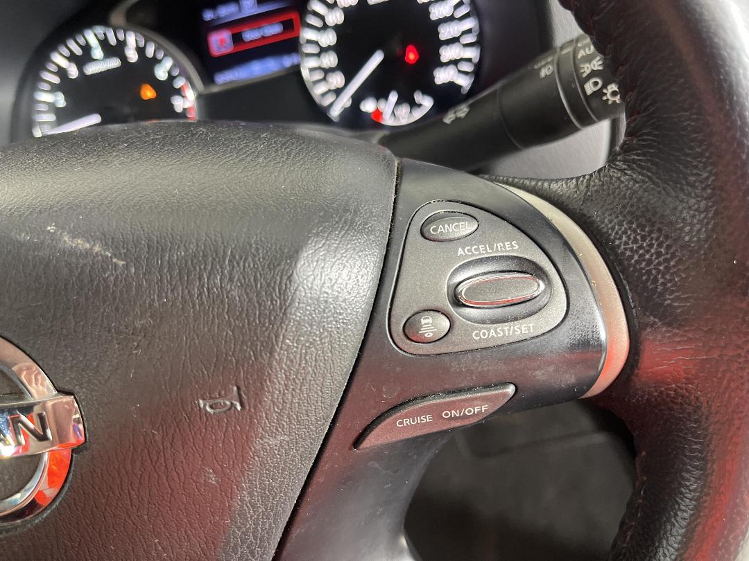 Photo '26' of Nissan Pathfinder