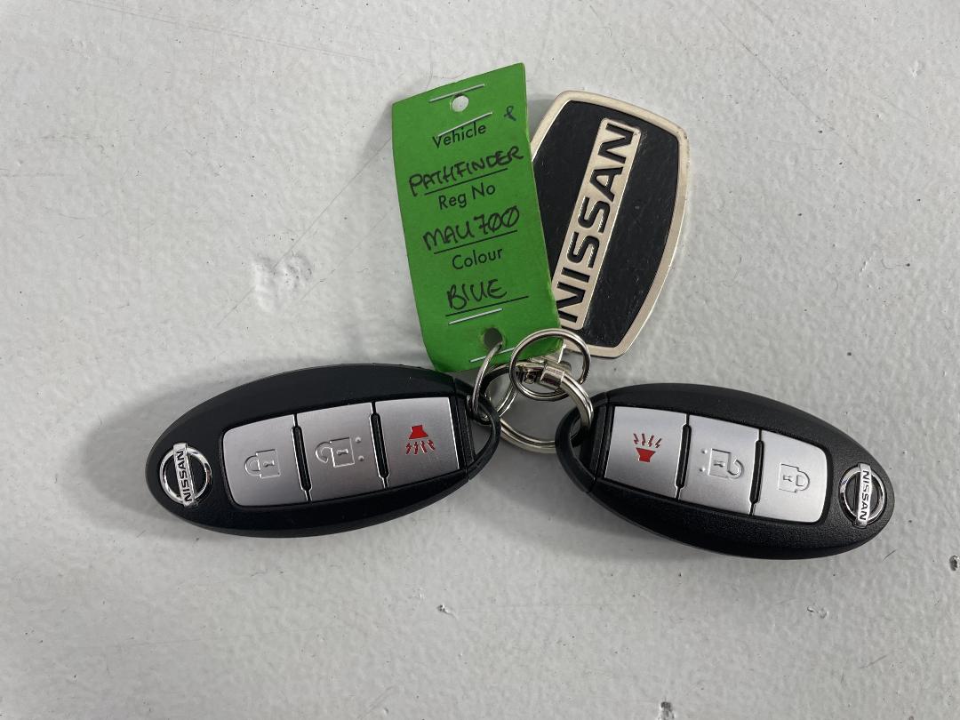 Photo '22' of Nissan Pathfinder