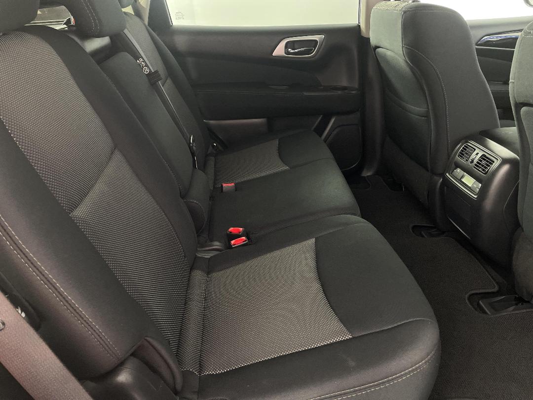 Photo '20' of Nissan Pathfinder