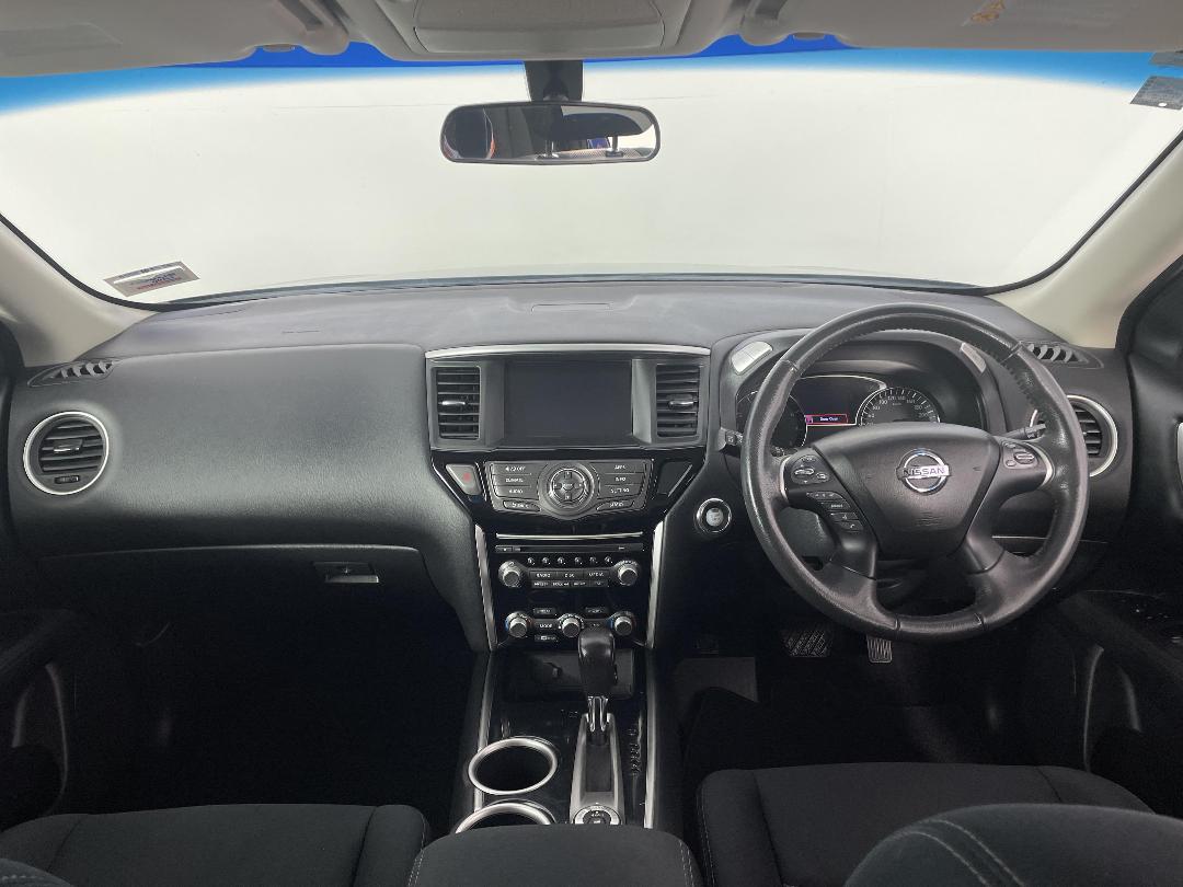 Photo '17' of Nissan Pathfinder