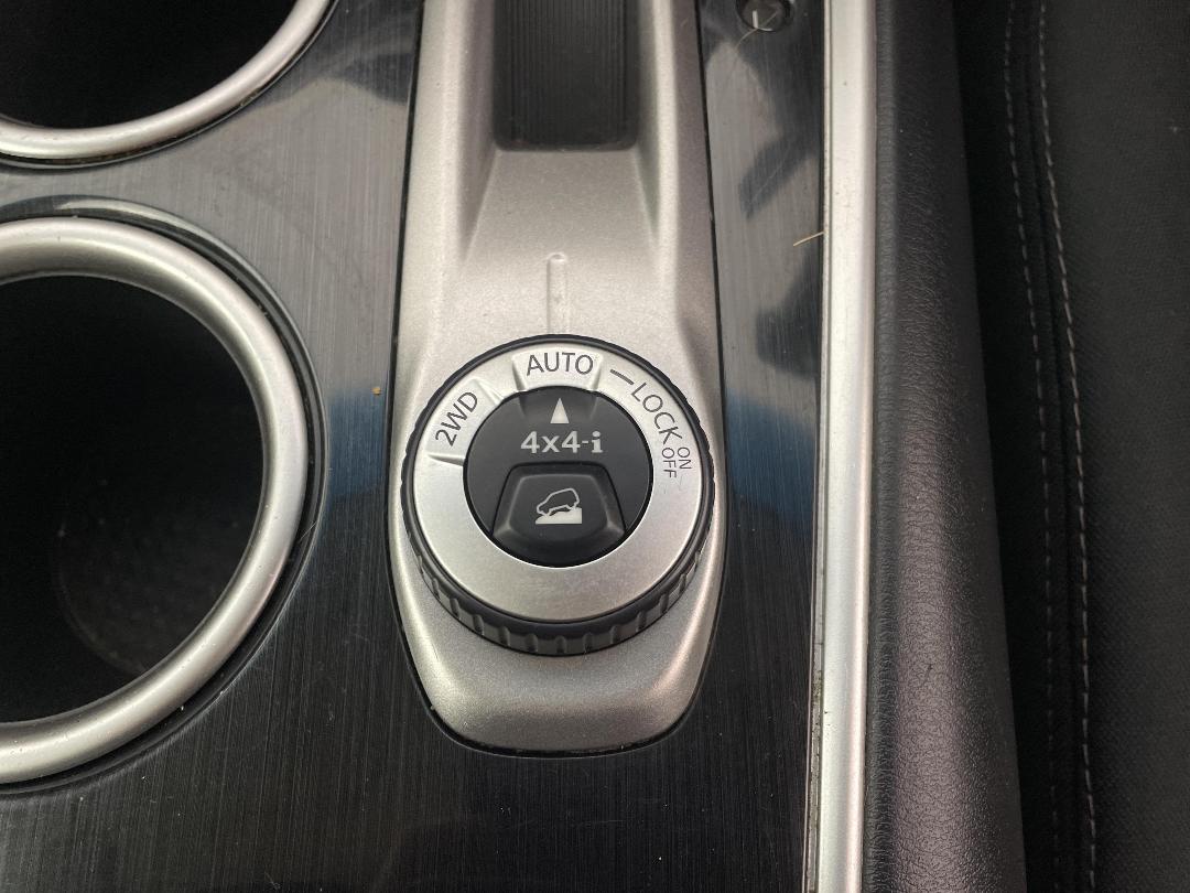 Photo '23' of Nissan Pathfinder