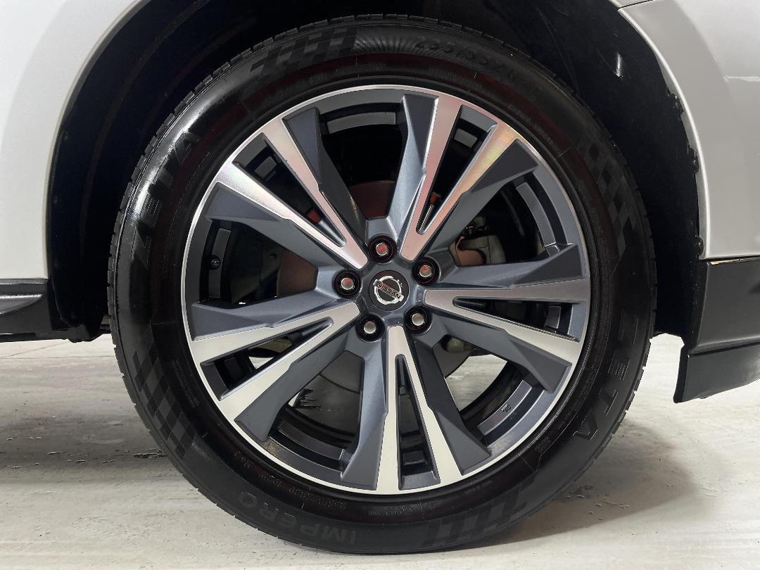 Photo '9' of Nissan Pathfinder