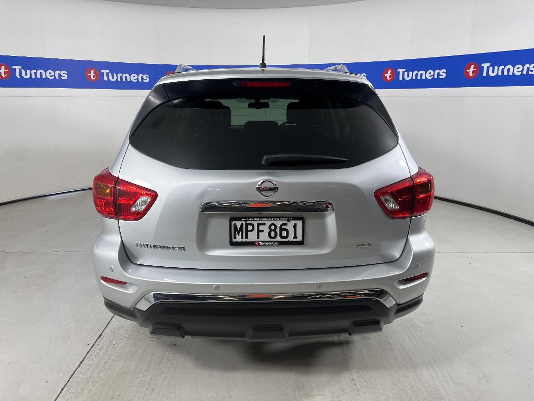 Photo '6' of Nissan Pathfinder