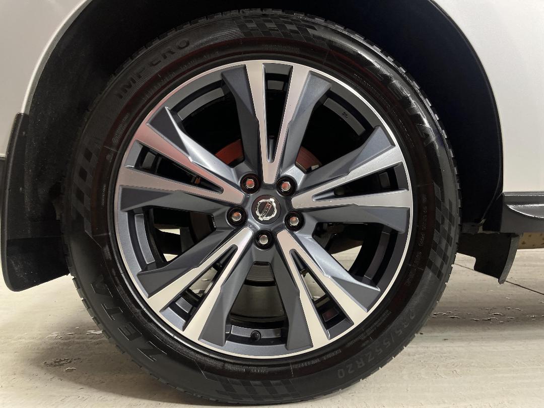 Photo '12' of Nissan Pathfinder