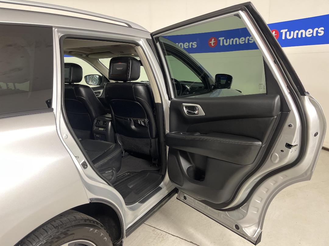 Photo '19' of Nissan Pathfinder