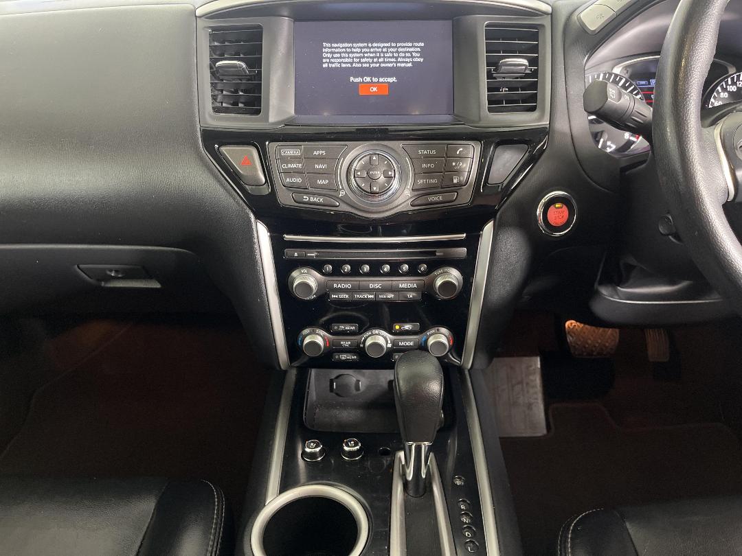 Photo '18' of Nissan Pathfinder