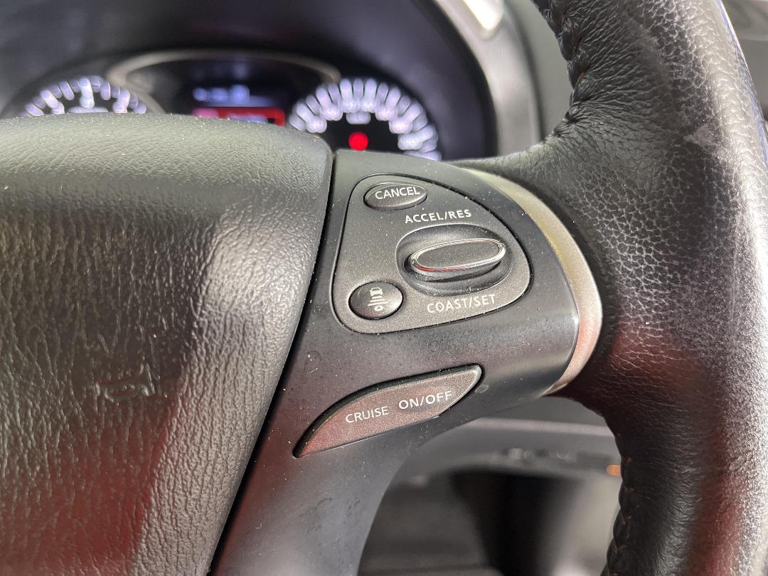 Photo '26' of Nissan Pathfinder