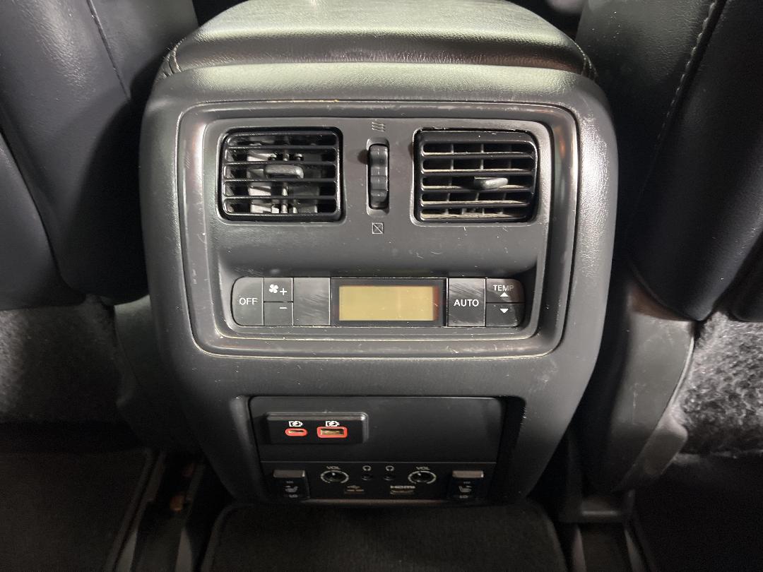 Photo '24' of Nissan Pathfinder