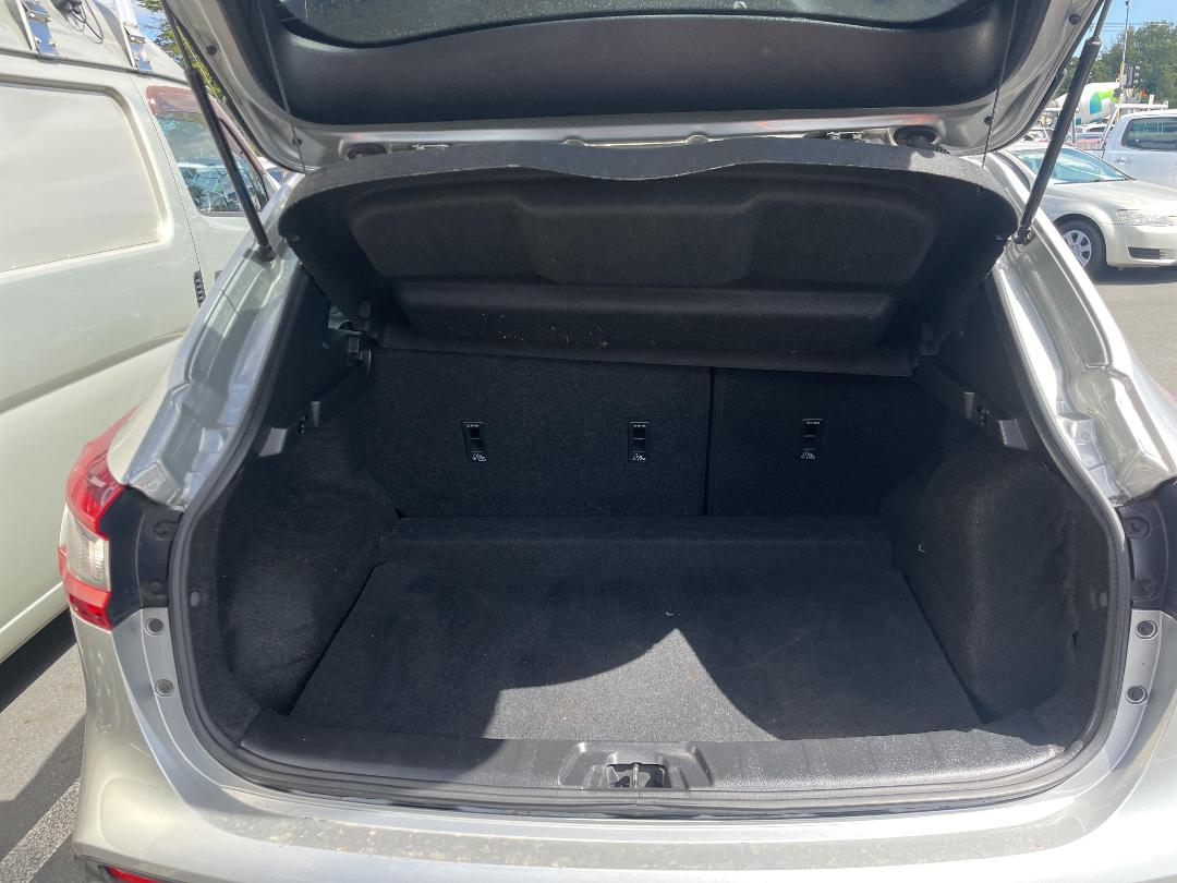 Photo '12' of Nissan Qashqai ST