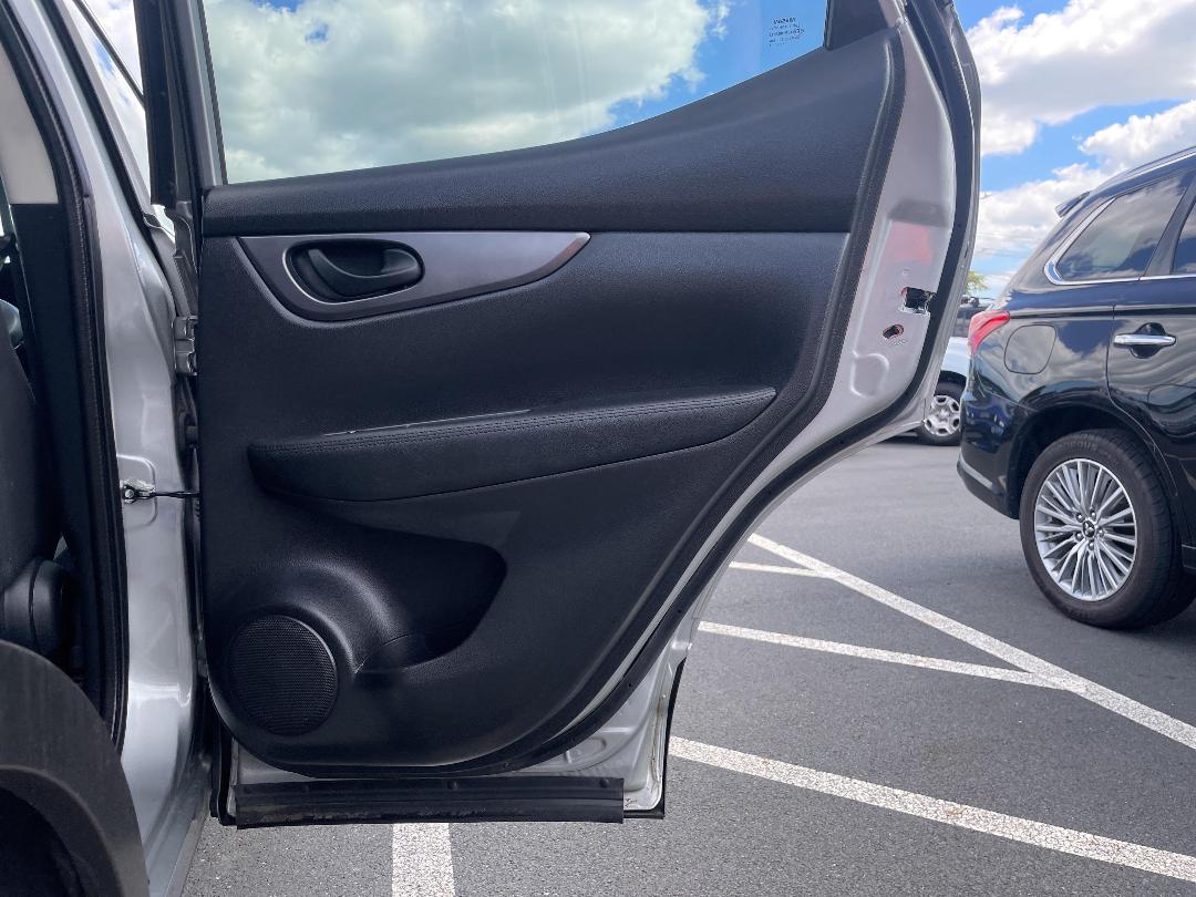 Photo '17' of Nissan Qashqai ST