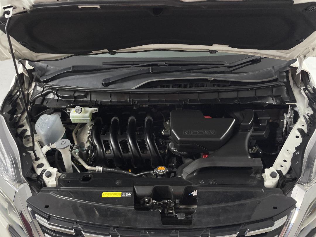 Photo '13' of Nissan Serena Photo '13' of Nissan Serena