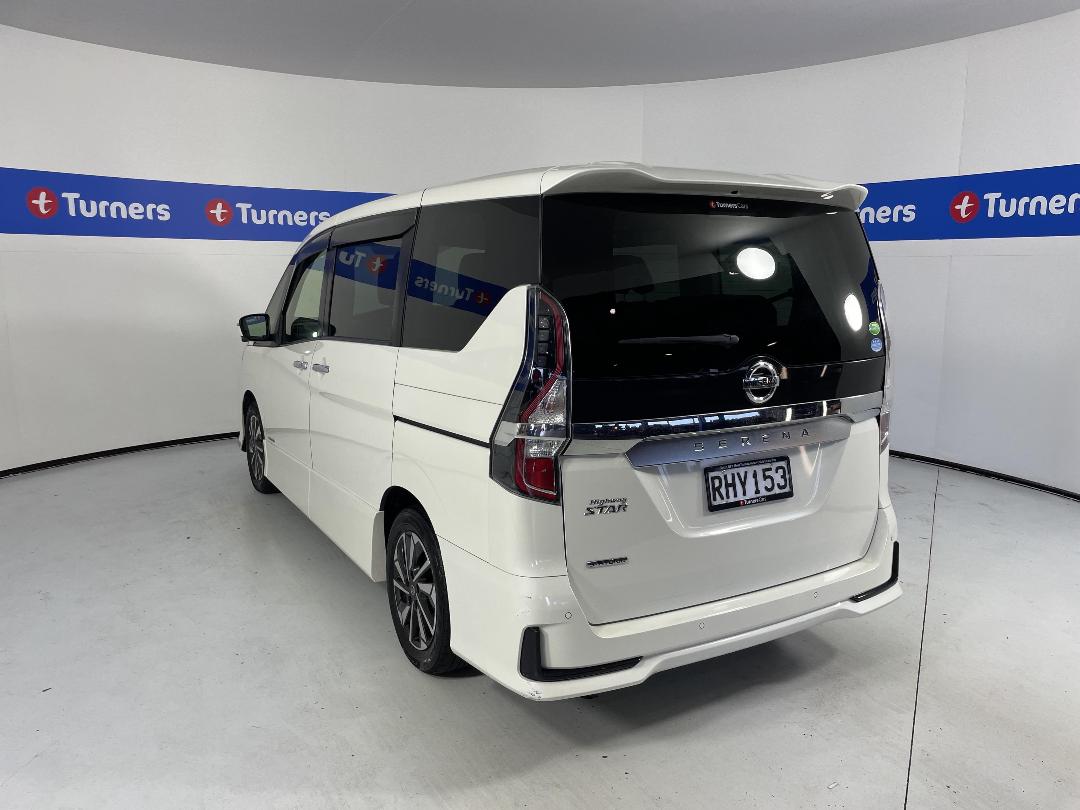 Photo '5' of Nissan Serena Photo '5' of Nissan Serena