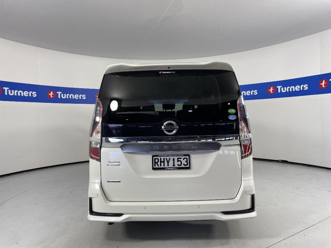 Photo '6' of Nissan Serena Photo '6' of Nissan Serena