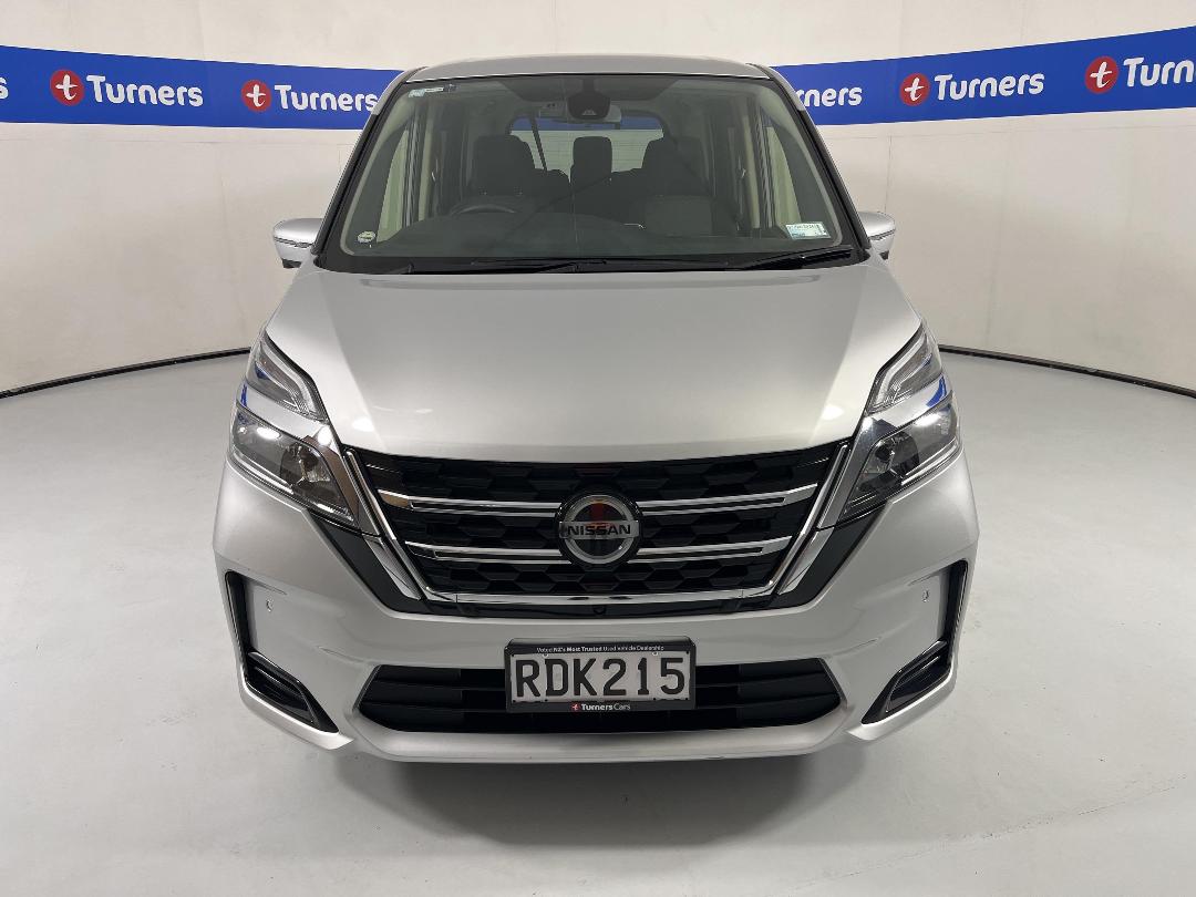 Photo '2' of Nissan Serena