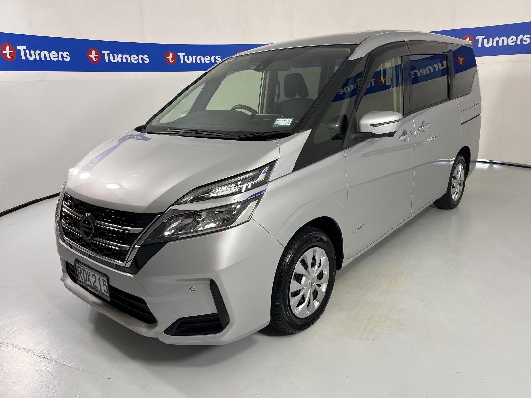 Photo '4' of Nissan Serena