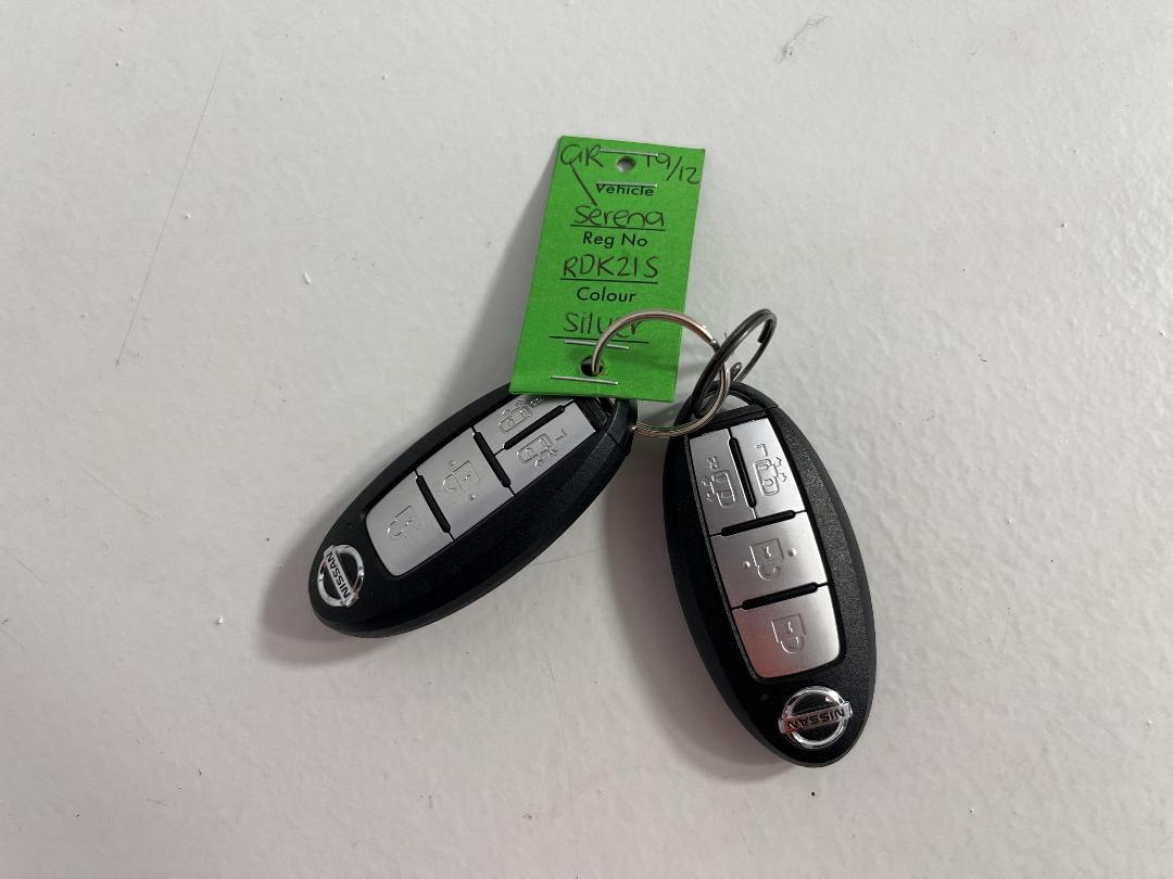 Photo '21' of Nissan Serena