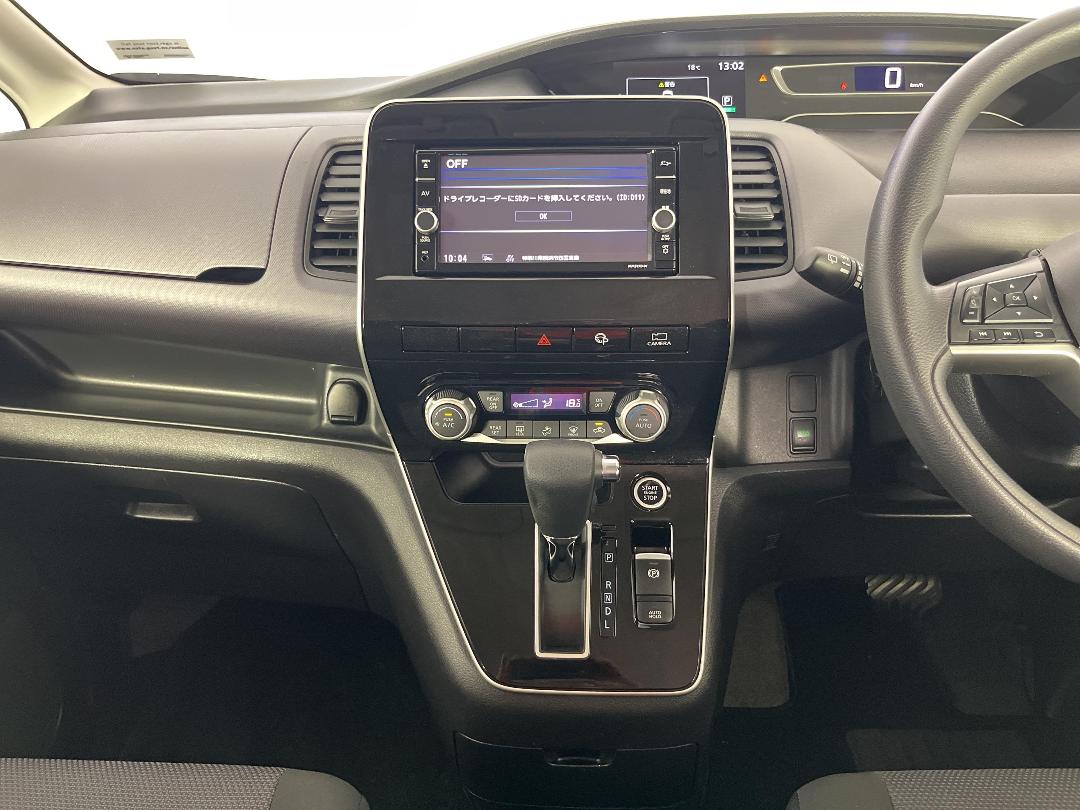 Photo '18' of Nissan Serena