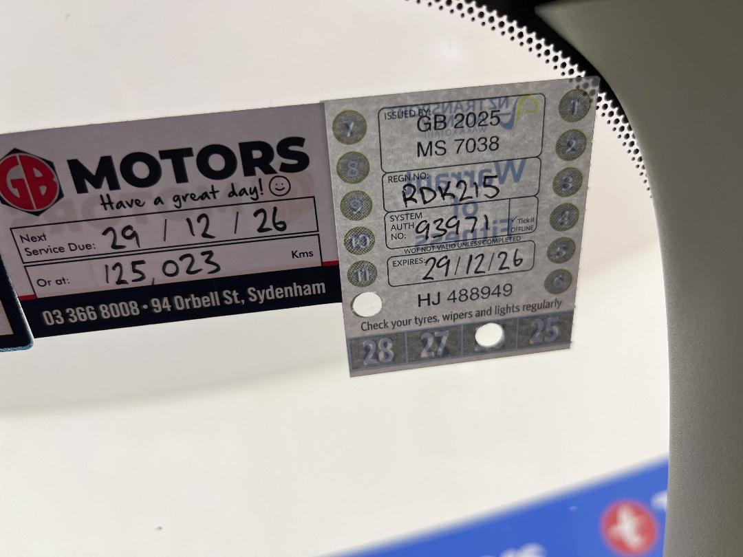 Photo '22' of Nissan Serena