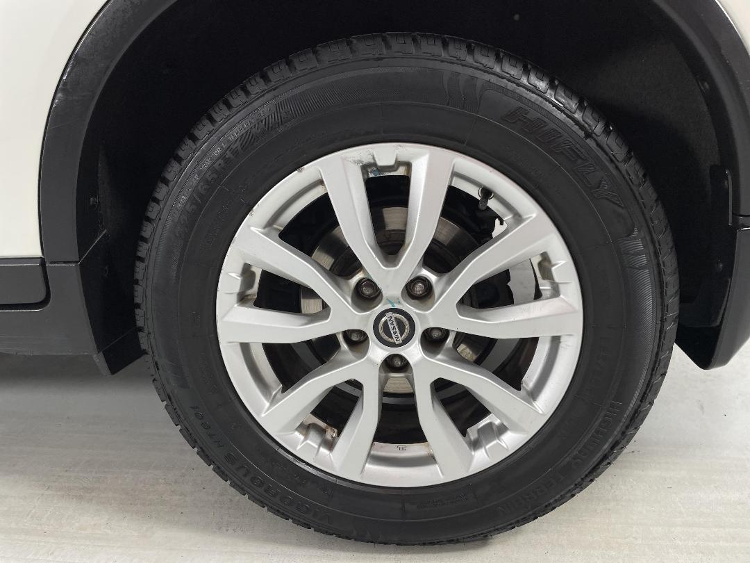 Photo '11' of Nissan X-Trail