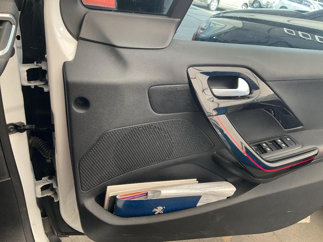 Photo '9' of Peugeot 2008 GT Line Photo '9' of Peugeot 2008 GT Line