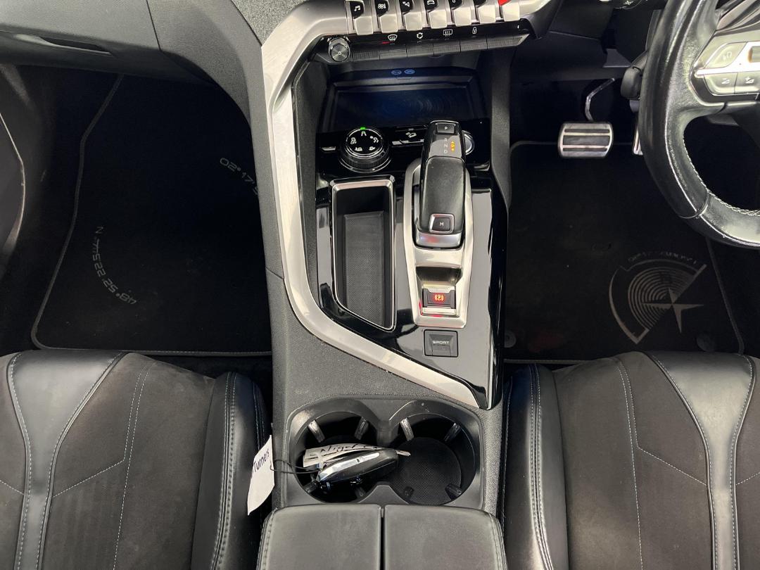 Photo '18' of Peugeot 3008 Photo '18' of Peugeot 3008