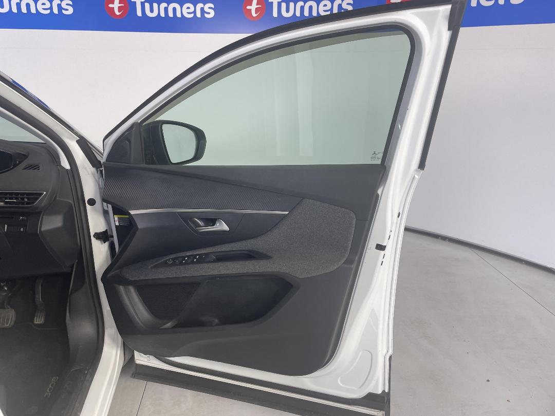 Photo '15' of Peugeot 3008 Photo '15' of Peugeot 3008