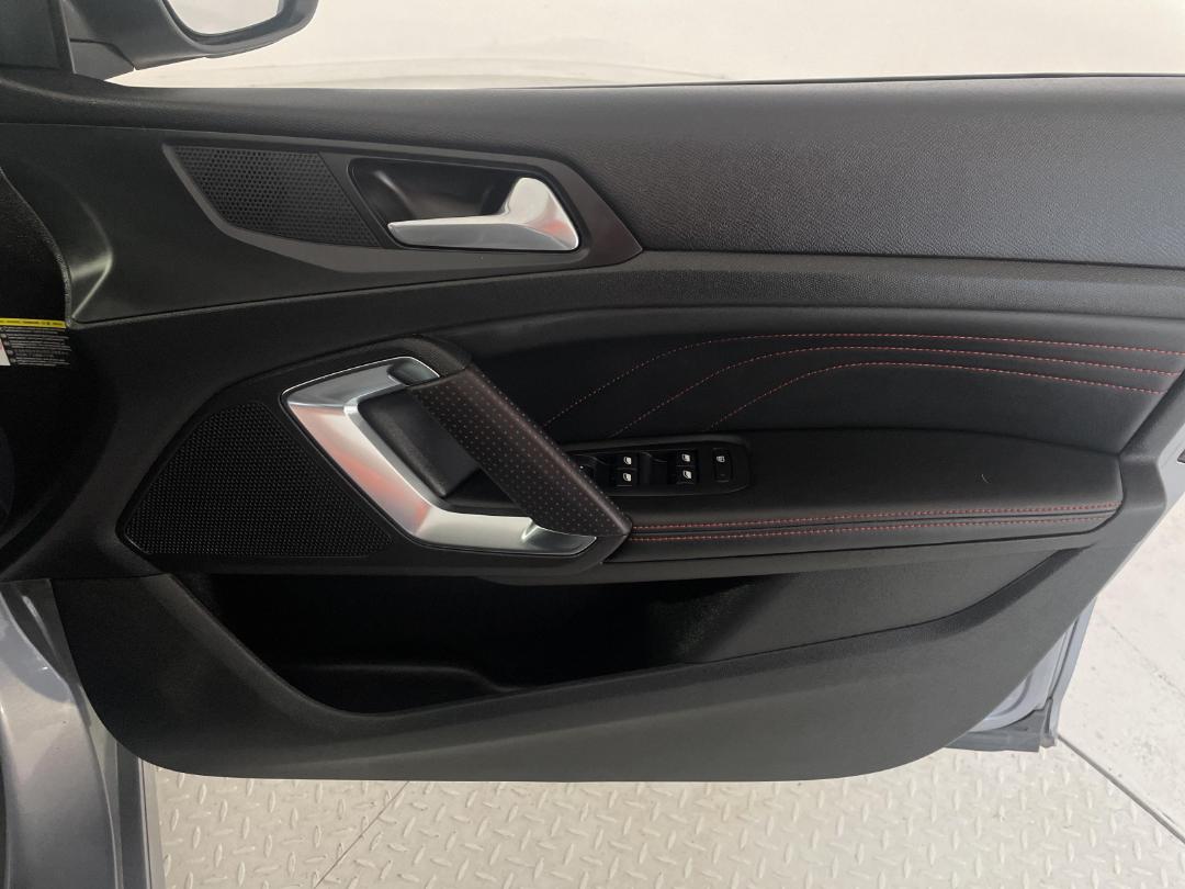 Photo '15' of Peugeot 308