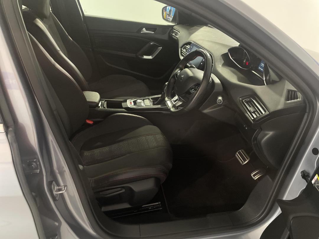 Photo '16' of Peugeot 308