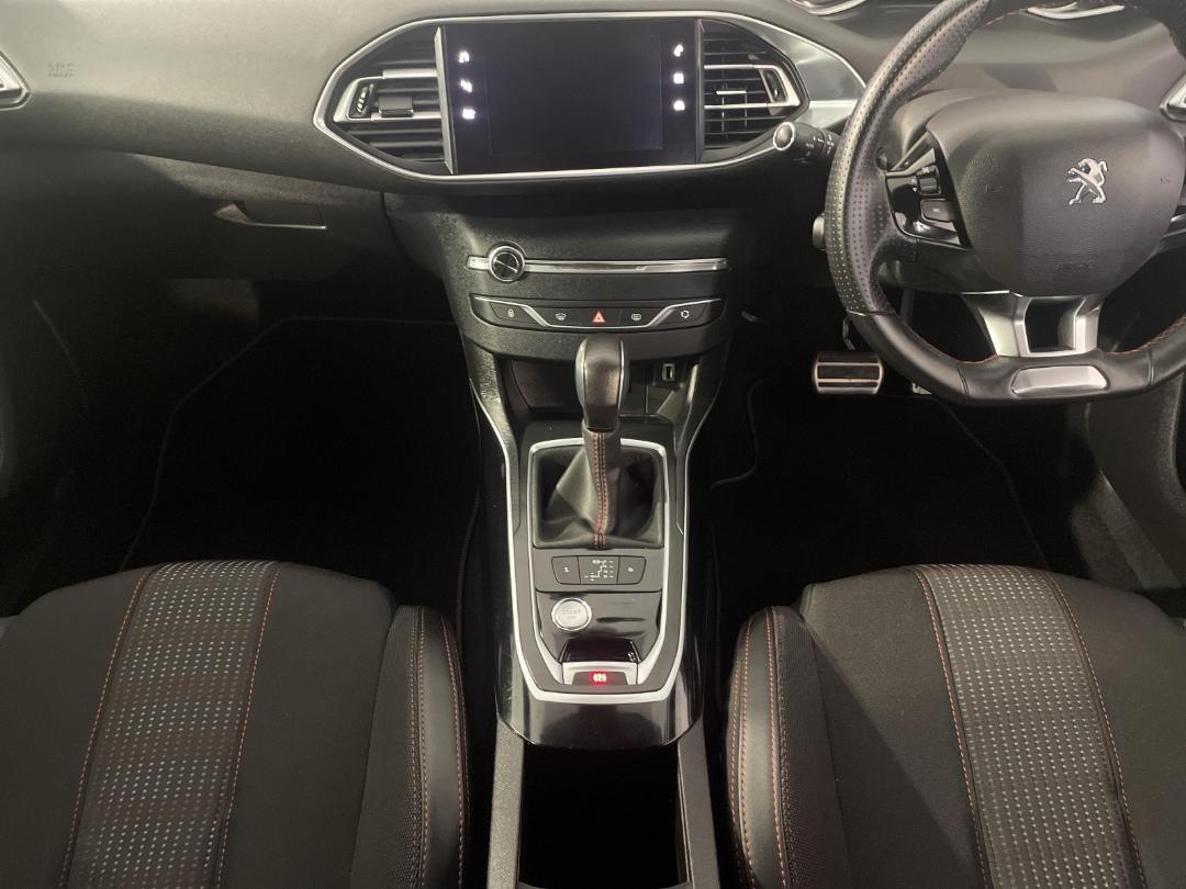 Photo '18' of Peugeot 308