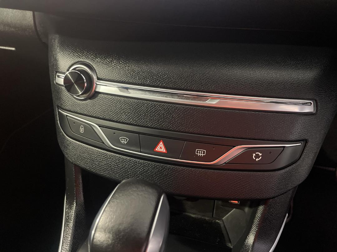 Photo '31' of Peugeot 308