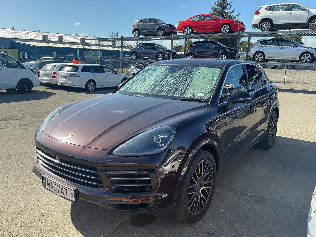 Photo '3' of Porsche Cayenne Photo '3' of Porsche Cayenne