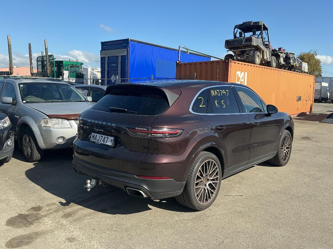 Photo '6' of Porsche Cayenne Photo '6' of Porsche Cayenne