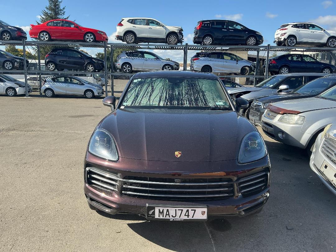 Photo '2' of Porsche Cayenne Photo '2' of Porsche Cayenne