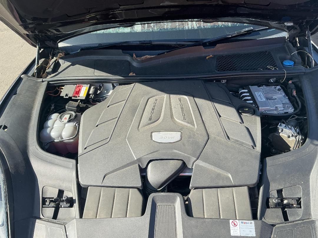 Photo '9' of Porsche Cayenne Photo '9' of Porsche Cayenne