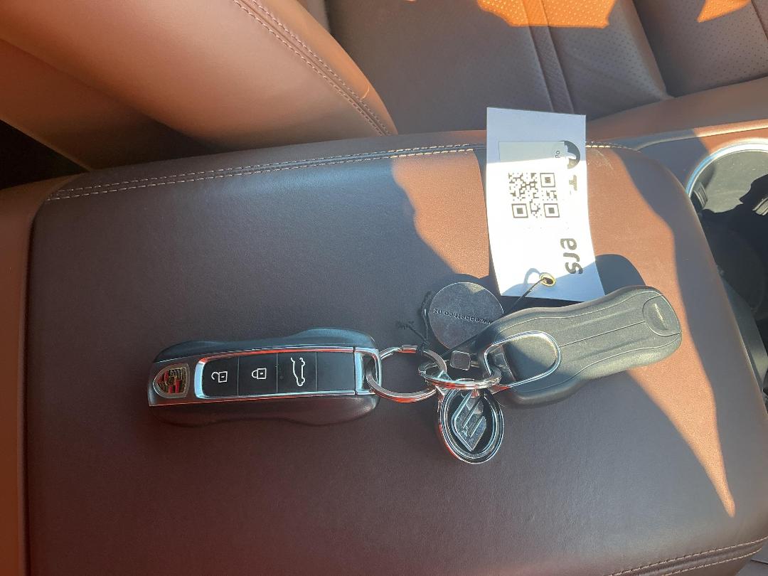 Photo '11' of Porsche Cayenne Photo '11' of Porsche Cayenne