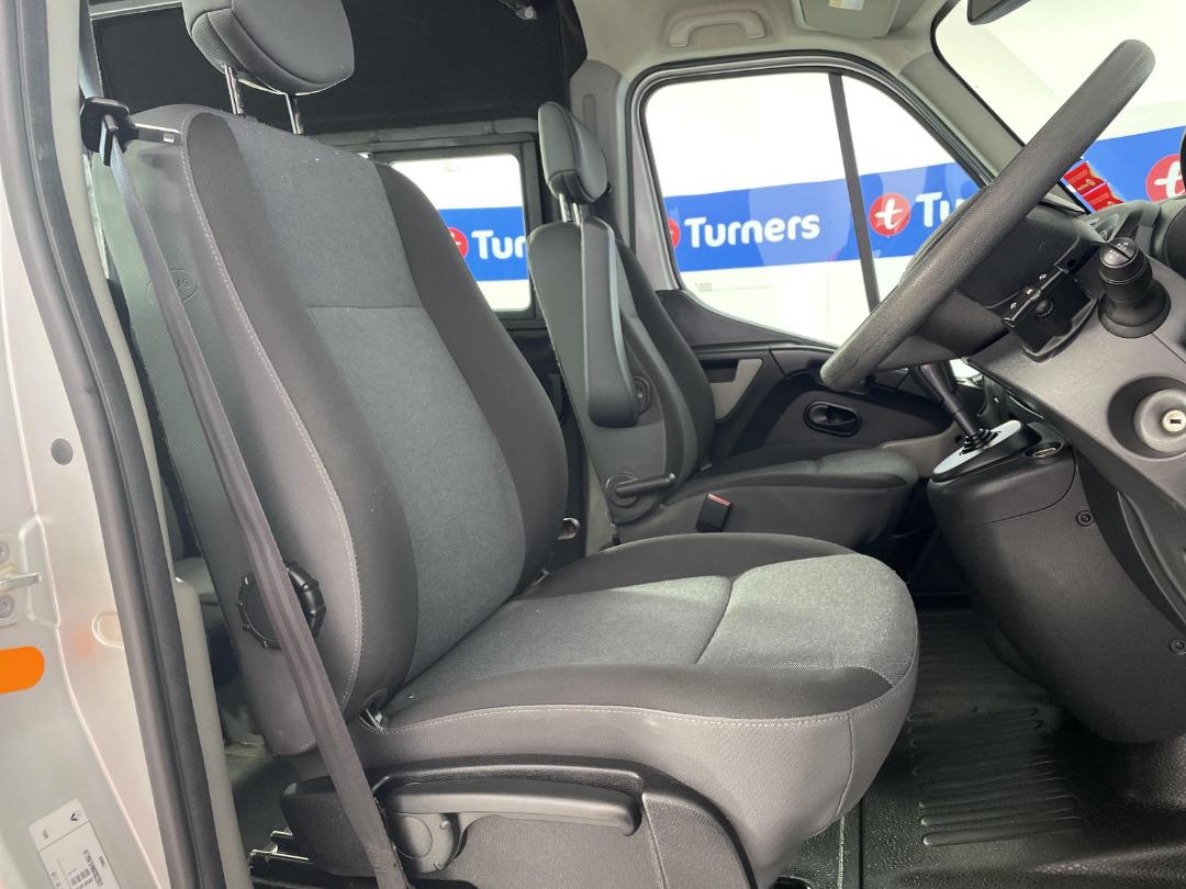 Photo '16' of Renault Master Photo '16' of Renault Master