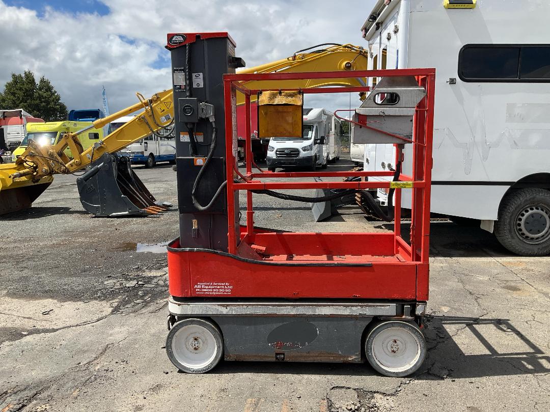 Photo '6' of SkyJack SJ16 Scissor Lift Photo '6' of SkyJack SJ16 Scissor Lift