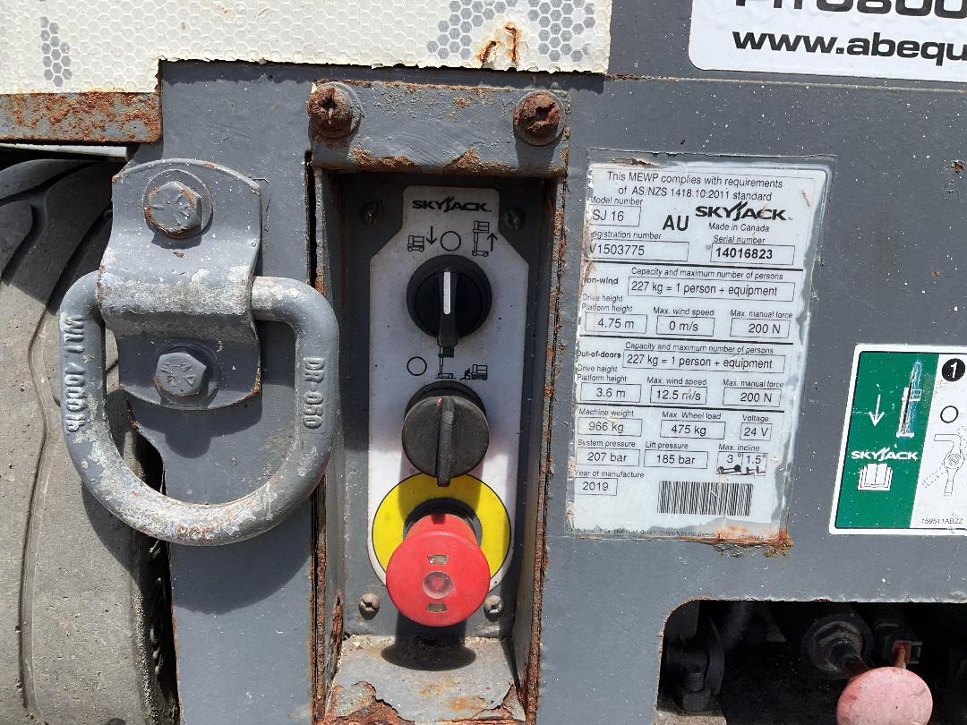 Photo '10' of SkyJack SJ16 Scissor Lift Photo '10' of SkyJack SJ16 Scissor Lift