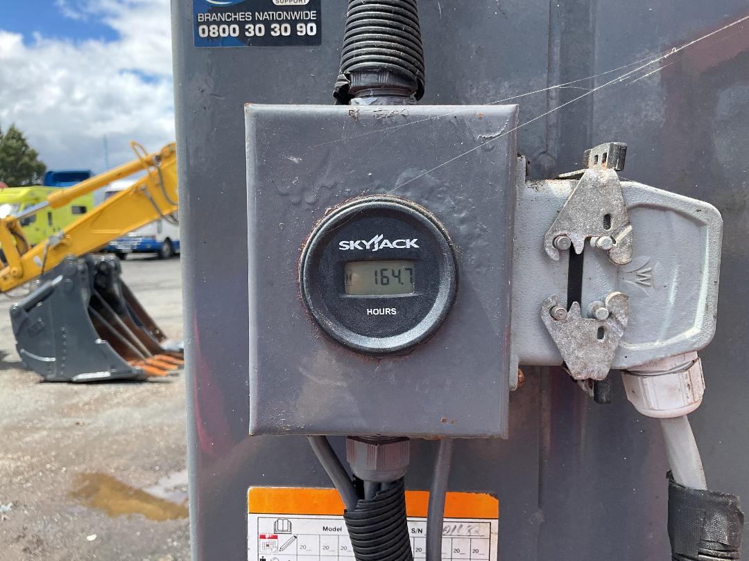 Photo '13' of SkyJack SJ16 Scissor Lift Photo '13' of SkyJack SJ16 Scissor Lift