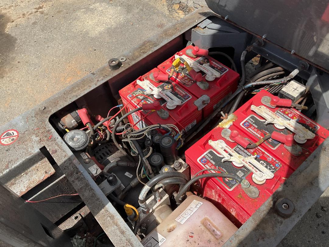 Photo '18' of SkyJack SJ16 Scissor Lift Photo '18' of SkyJack SJ16 Scissor Lift