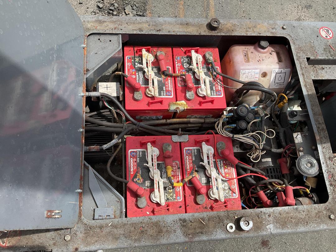 Photo '19' of SkyJack SJ16 Scissor Lift Photo '19' of SkyJack SJ16 Scissor Lift