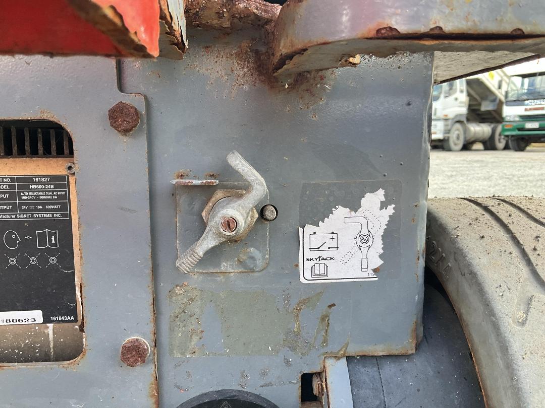 Photo '15' of SkyJack SJIII3219 Scissor Lift