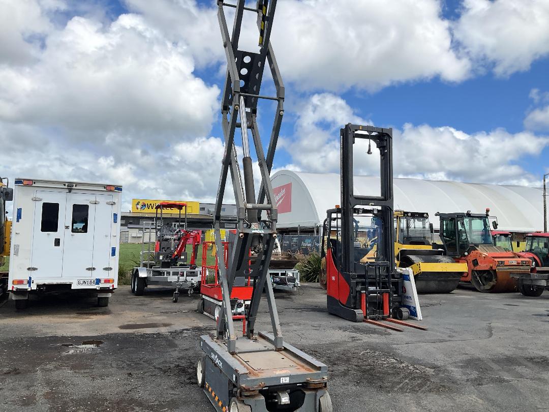 Photo '17' of SkyJack SJIII3219 Scissor Lift