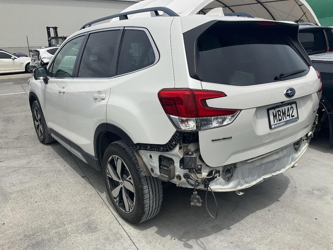 Photo '4' of Subaru Forester Premium