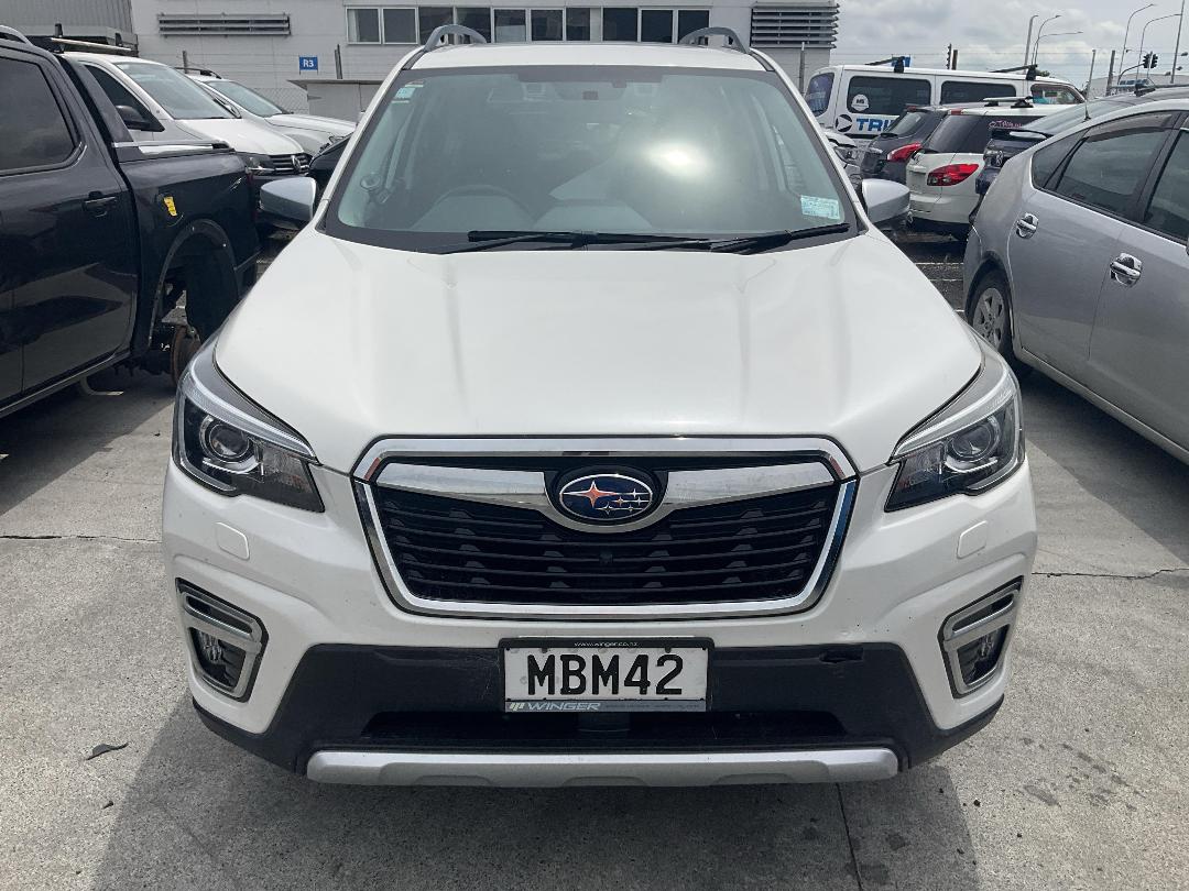 Photo '2' of Subaru Forester Premium